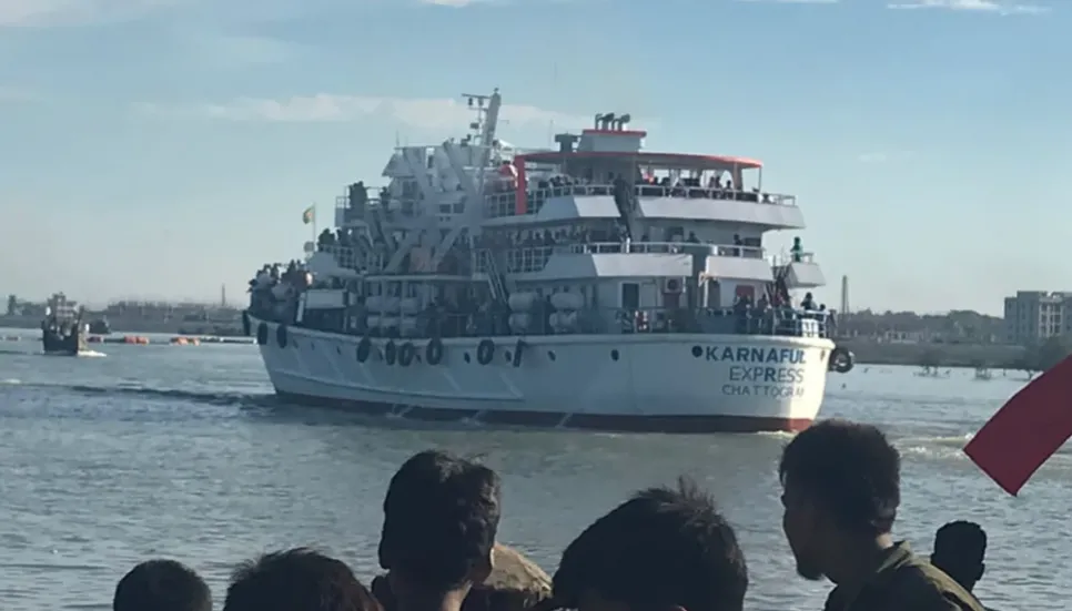 Tourist ships resume plying Teknaf-St Martin route