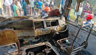 Bus set on fire in Manikganj during hartal