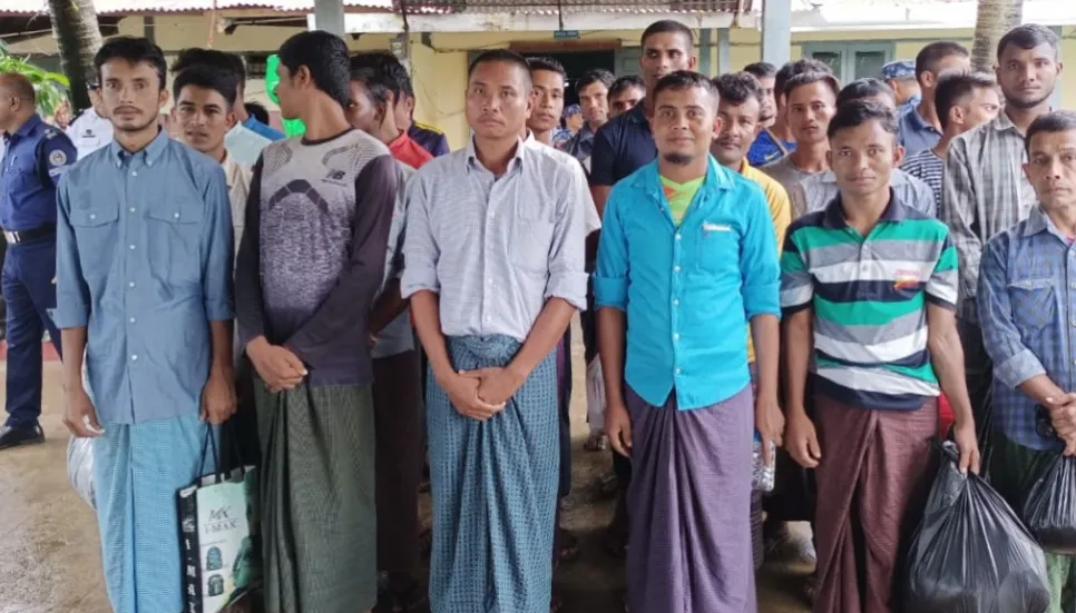 29 Bangladeshis return home from Myanmar