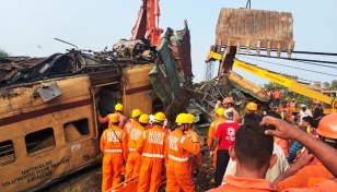 Deaths in India train collision rise to 13