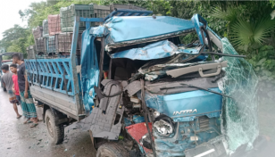 One dies as bus collides with pickup van in Jhenaidah