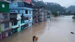India flood toll hits 40 as army plots airlift rescues