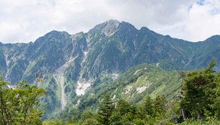 4 hikers die on Japan mountain