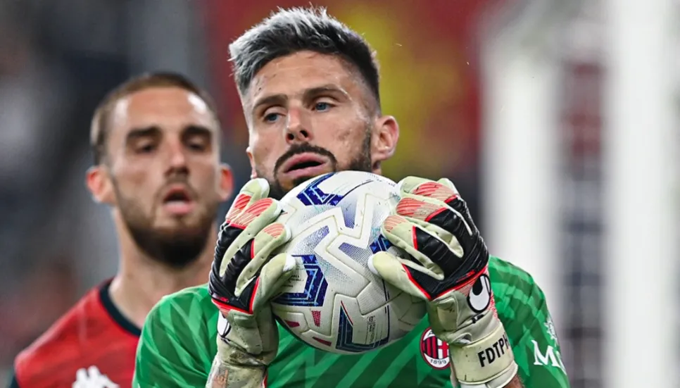 Milan make Giroud goalkeeper after Genoa heroics