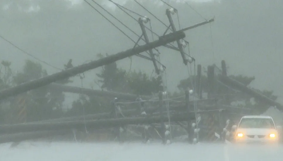 Hong Kong issues 3rd hightest storm warning signal