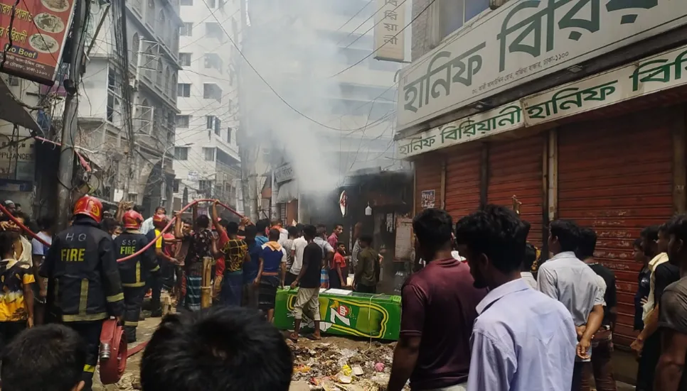 Fire at Nazirabazar shops doused