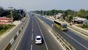 Dhk-Khulna, Dhk-Barishal highways turn perilous