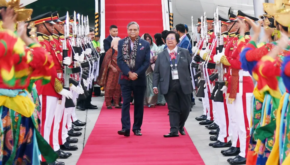 Indonesia rolls out red carpet for Bangladesh president