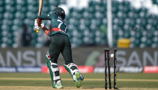 Bangladesh tumbles for 193 against Pakistan