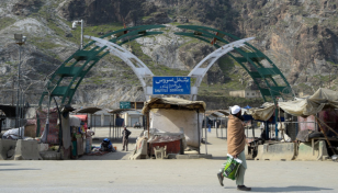 Border gunfight shuts crossing between Afghanistan, Pakistan
