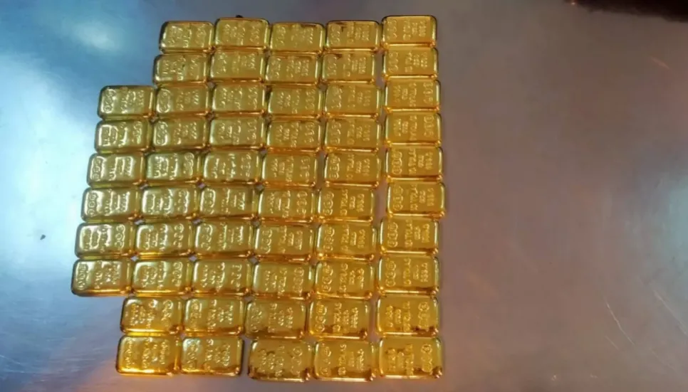 1 detained with 14 gold bars worth over Tk1.41cr in Satkhira