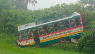 Driver killed in Gazipur bus plunge; 2 injured