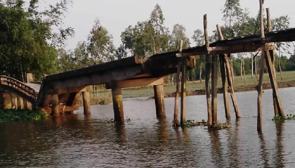 Kurigram’s Berubari Bridge becomes death trap