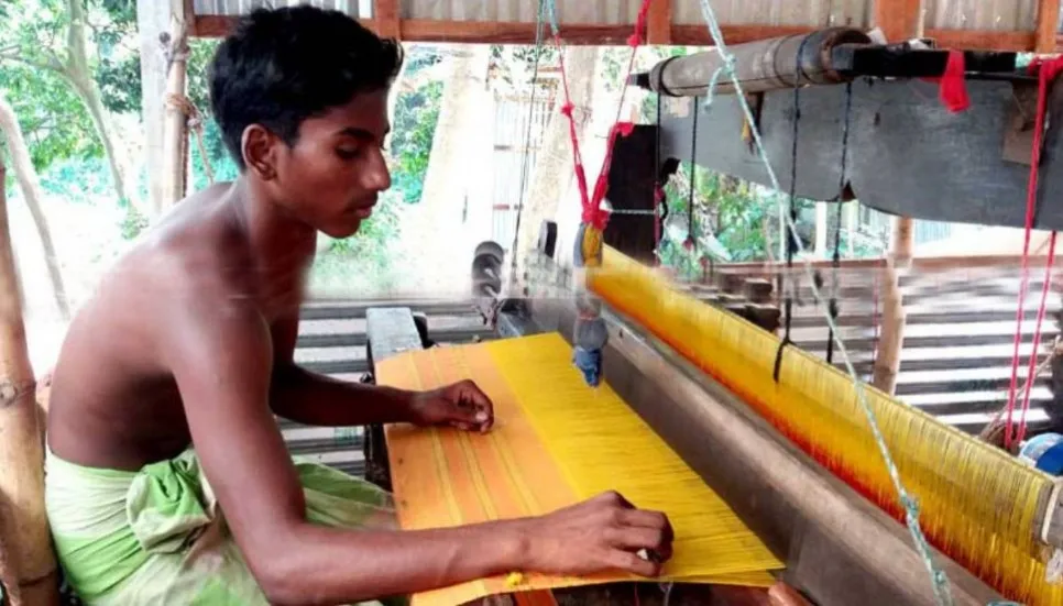 Rupganj Jamdani weavers, traders eye Tk150cr Eid sales