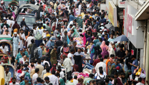 Makeshift shops thrive as Eid shopping peaks