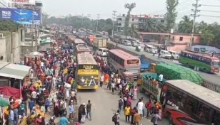 Heavy pressure of vehicles on Dhaka-Tangail highway