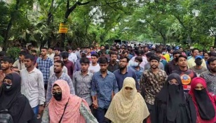 Students hold mass procession on Dhaka-Pabna highway