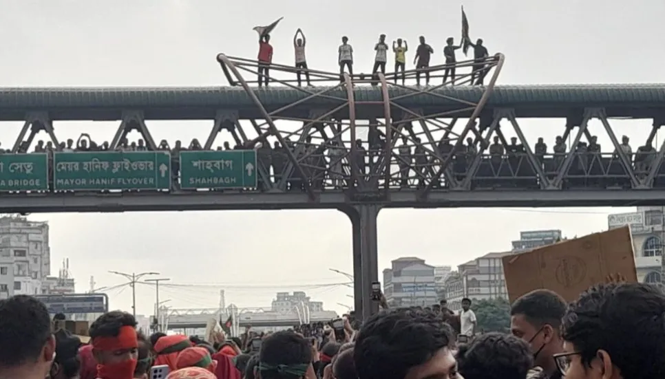 Protesters again block Dhaka-Chittagong highway