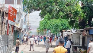 2 dead as AL, police clash with protesters in Munshiganj