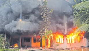 Bangabandhu Museum, AL offices in Dhaka attacked