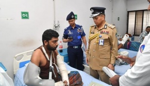 IGP visits injured law enforcers at Rajarbagh police hospital