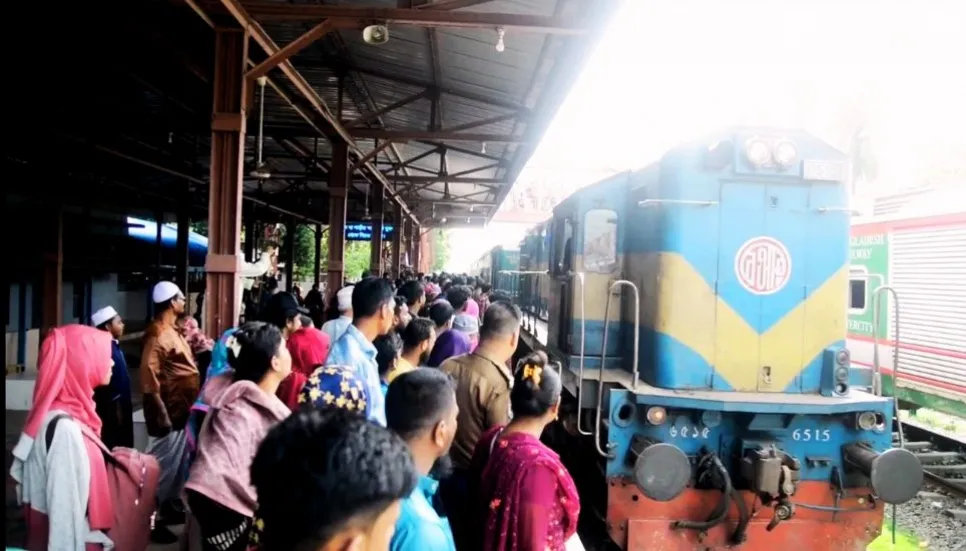 Khulna commuter train service resumes after 11 days