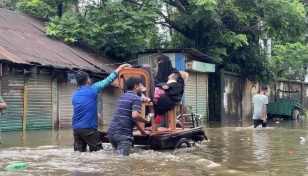 Thousands displaced, 1 dead as water levels continue to rise in Feni