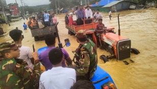 Army rescues 2000 flood victims, provides foods in Khagrachhari