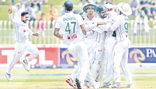 Mushfiq, Mehidy lead Bangladesh to maiden Pakistan Test win