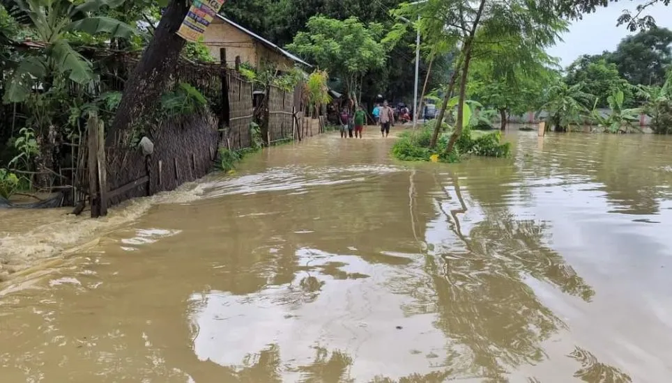 UK provides £33,000 to Bangladesh flood victims 