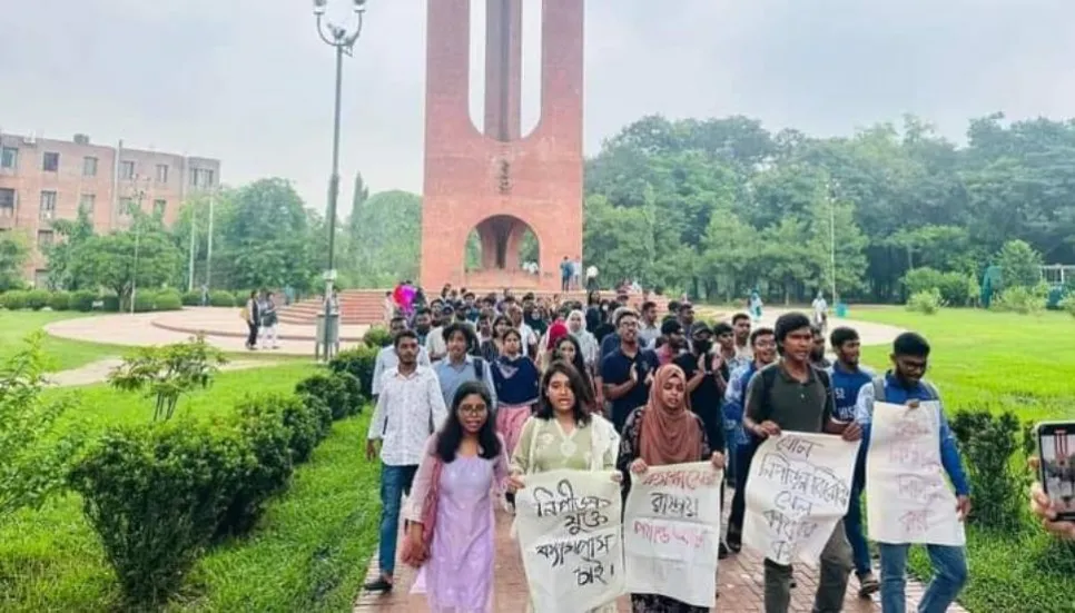 JU students hold demo demanding safe campus for women