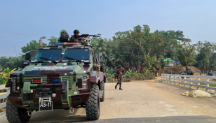 Panic in Teknaf as heavy gunfire erupts along Myanmar border