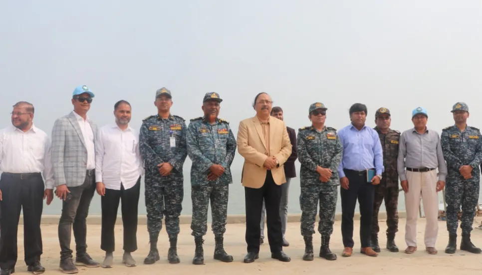 Rajshahi mayor with business delegation visits Payra Port