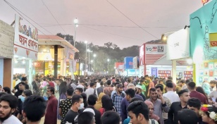 Book Fair draws huge crowd on Shaheed Dibosh
