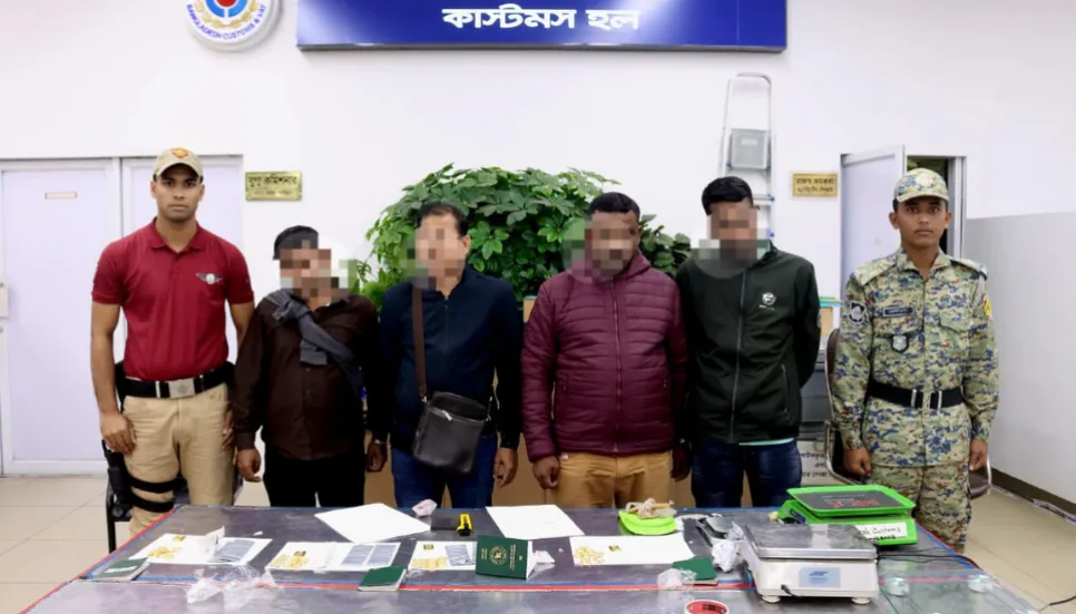 Joint op nets gold smugglers at Dhaka Airport