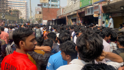 BPL ticket frenzy hits Dhaka as fans jostle for seats