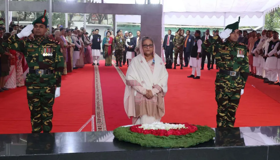 PM pays tribute to Bangabandhu on his Homecoming Day