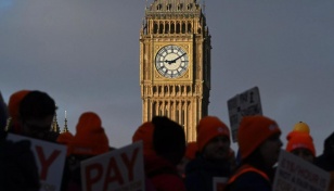 Doctors in England start longest strike in NHS history