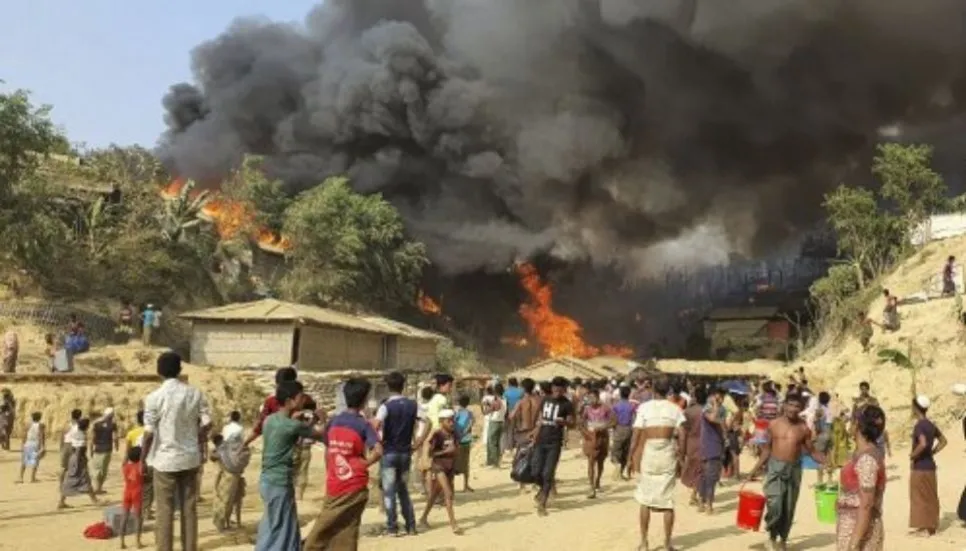 Fire guts over 1,000 shelters in Rohingya camp