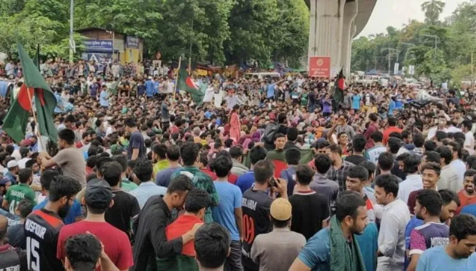 Students block Shahbagh for 2nd day