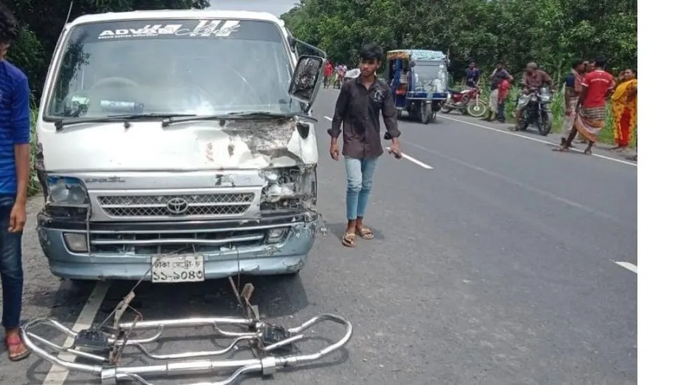 Mother, daughter killed in Natore road accident