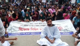 5km tailback as students block Dhaka-Barishal Highway