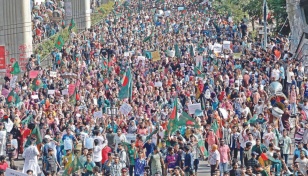 Students block key highways, Dhaka streets