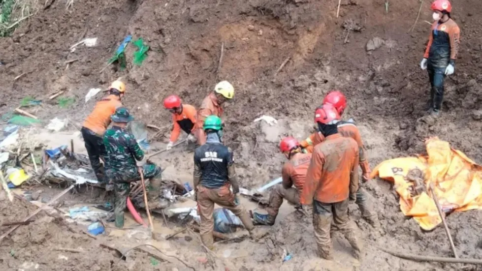 11 dead after landslide near Indonesia gold mine