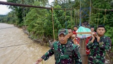 27 dead, 15 missing as Indonesia ends landslide search