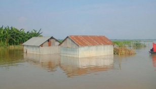 Flood situation starts improving in Gaibandha