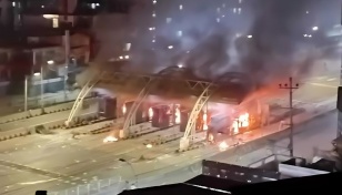 Mayor Hanif Flyover toll plaza set on fire