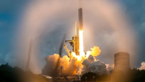SpaceX cleared to launch Falcon 9 rocket again