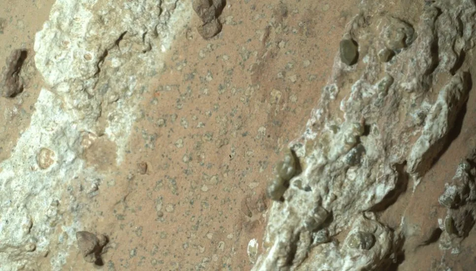 NASA Mars rover captures rock seeking fossilised microbes