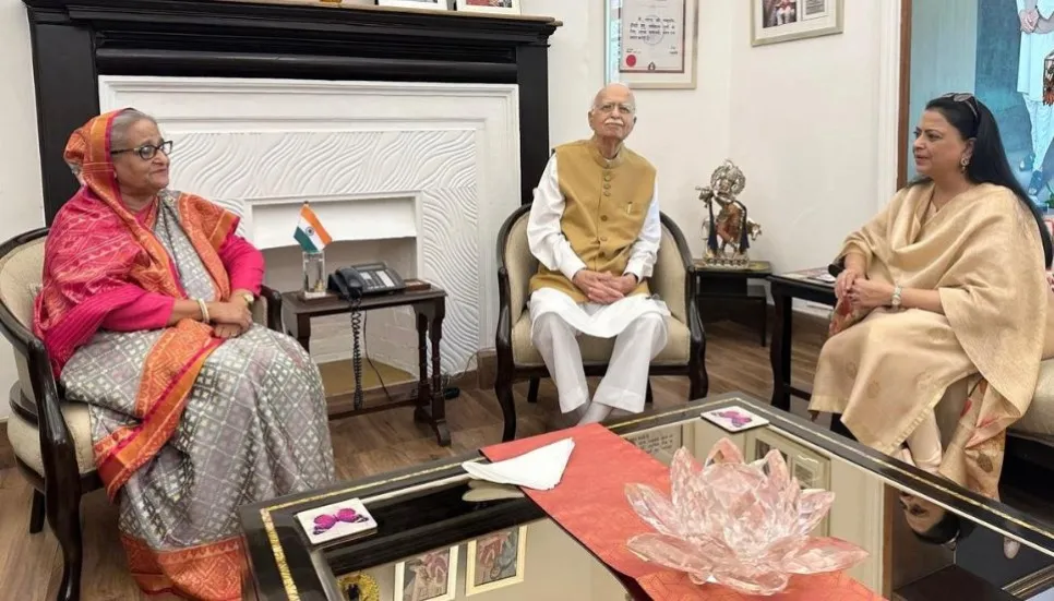 PM meets veteran BJP leader Advani